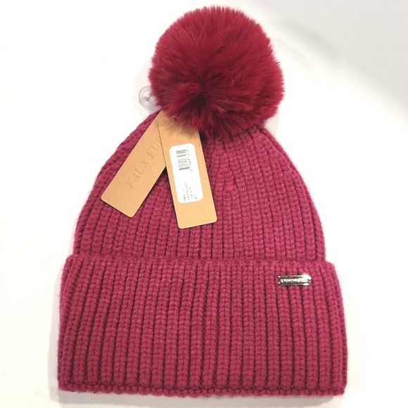 NWT Steve Madden Raspberry Knit Faux Fur Pom-Pom Beanie Hat One Size - Picture 1 of 6